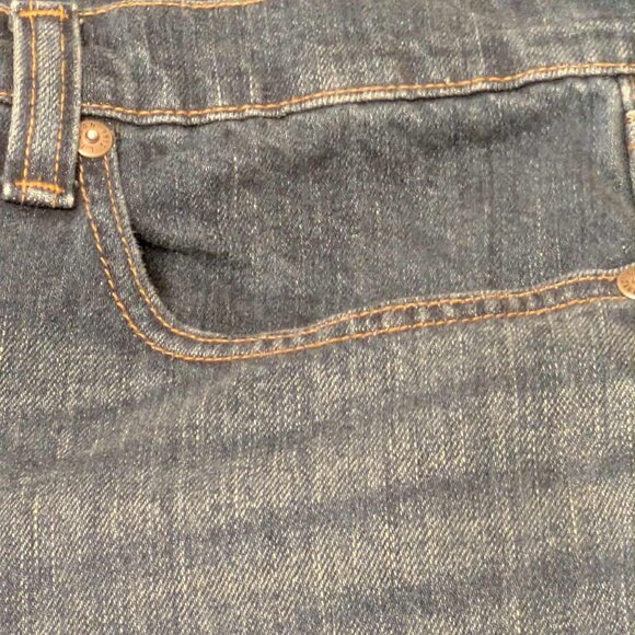 L.L. Bean's Mens 42x 34 Standard Fit 5 Pocket Dark Wash Denim Jeans - Picture 5 of 14